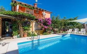 Apartment Fontana-1 By Interhome